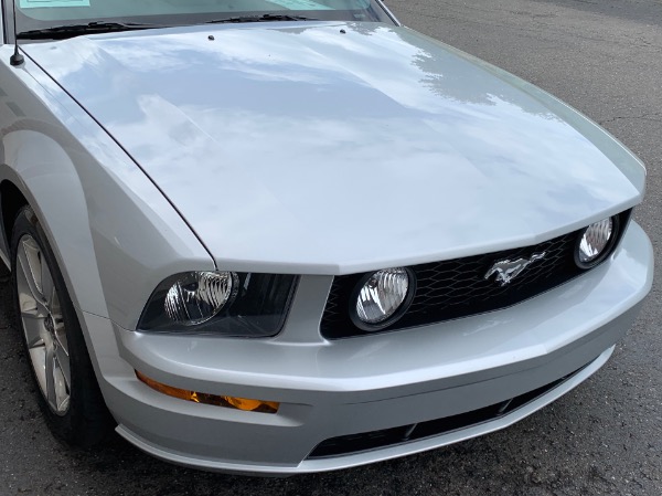 Used-2006-Ford-Mustang-GT-Premium