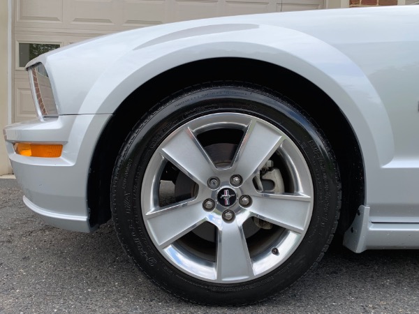 Used-2006-Ford-Mustang-GT-Premium