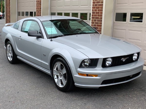 Used-2006-Ford-Mustang-GT-Premium