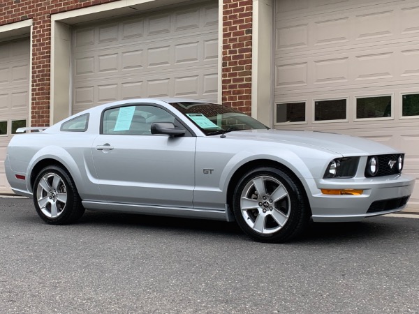 Used-2006-Ford-Mustang-GT-Premium