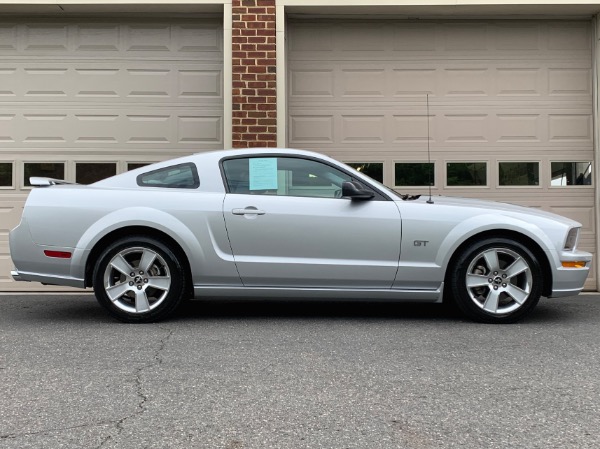 Used-2006-Ford-Mustang-GT-Premium