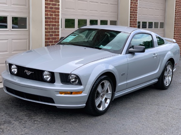 Used-2006-Ford-Mustang-GT-Premium