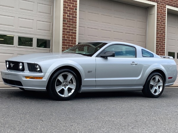 Used-2006-Ford-Mustang-GT-Premium