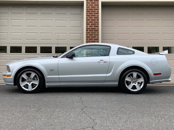 Used-2006-Ford-Mustang-GT-Premium