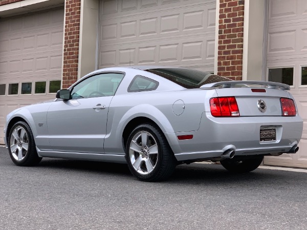 Used-2006-Ford-Mustang-GT-Premium