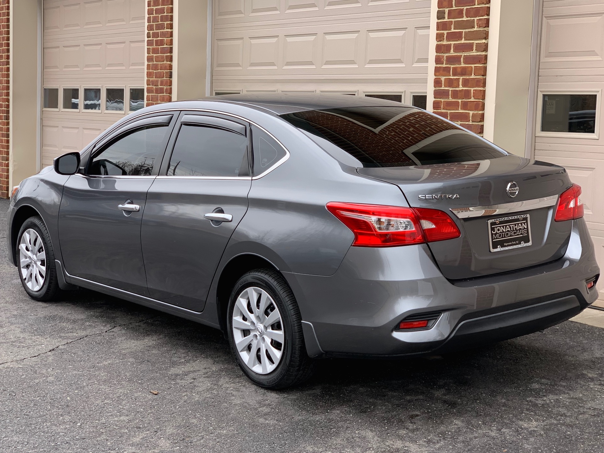 2016 nissan sentra grey