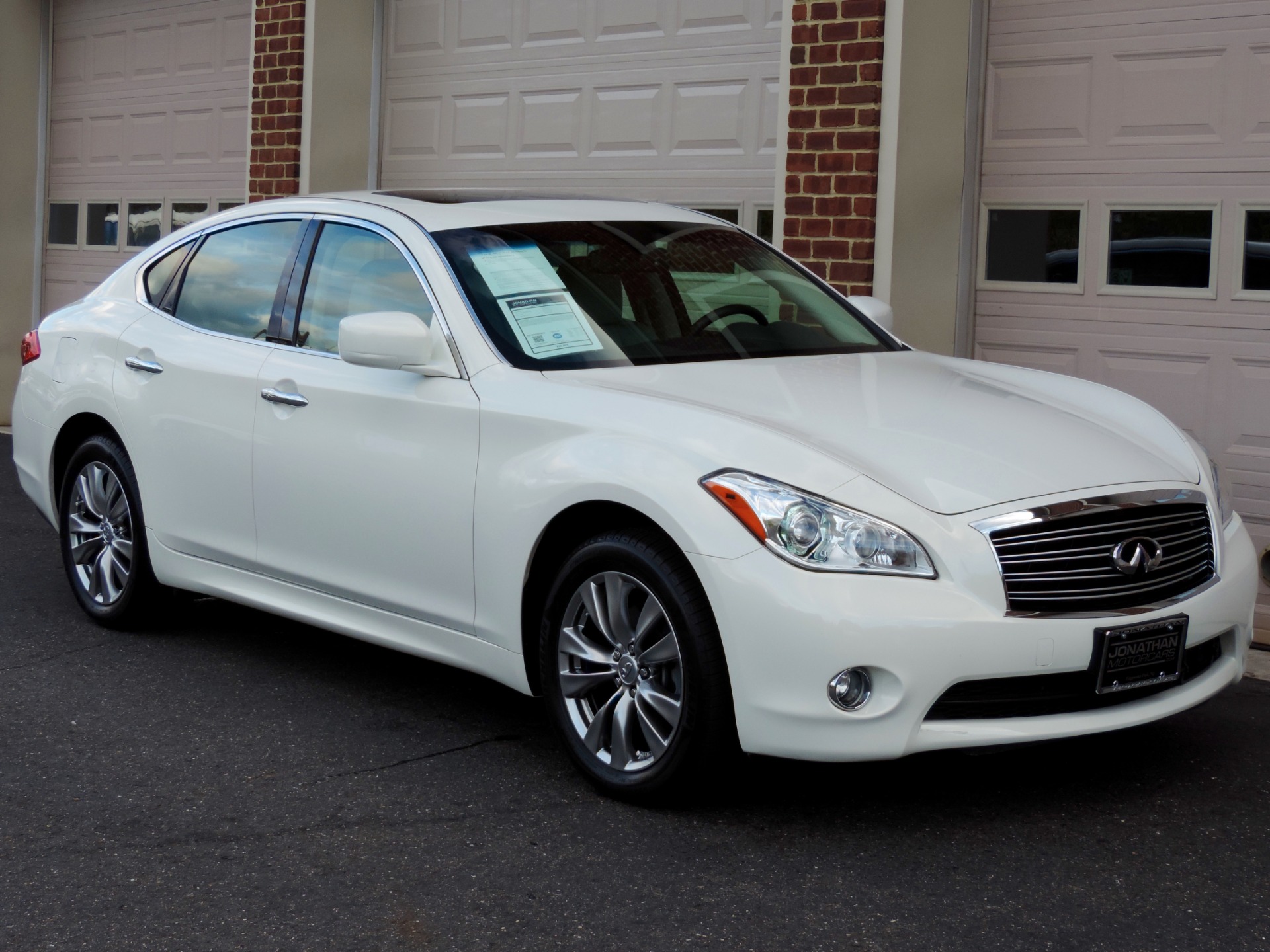 Infiniti m37 2010