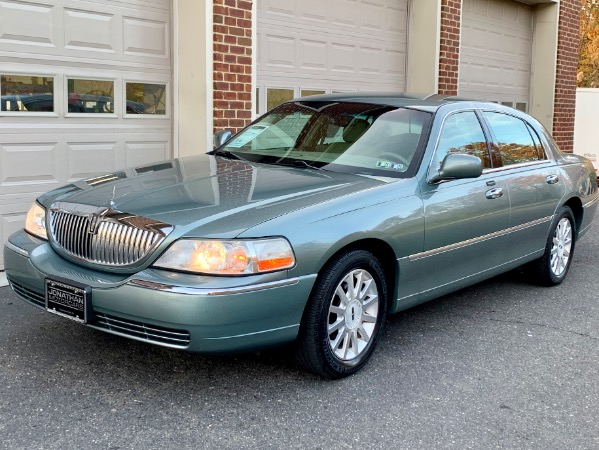 Used-2006-Lincoln-Town-Car-Signature