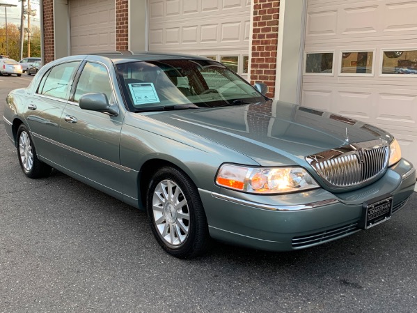 Used-2006-Lincoln-Town-Car-Signature