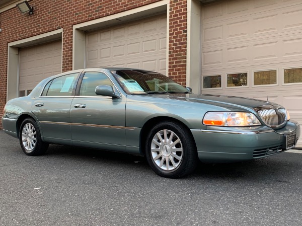 Used-2006-Lincoln-Town-Car-Signature