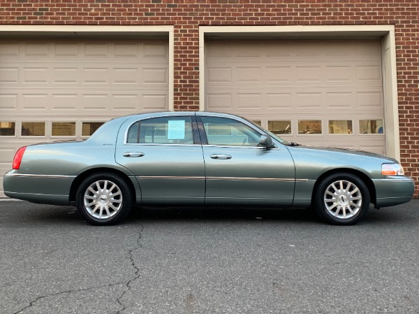 Used-2006-Lincoln-Town-Car-Signature