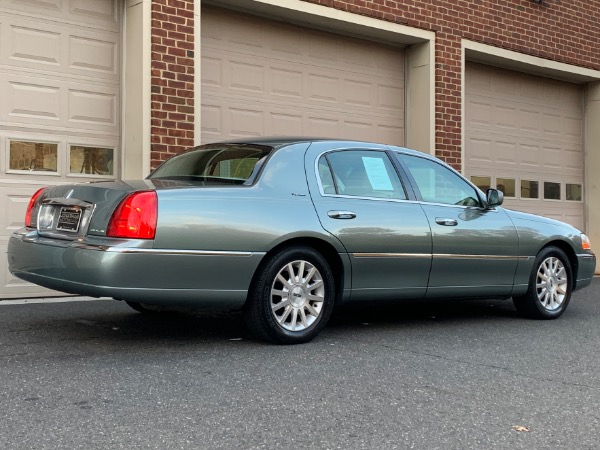 Used-2006-Lincoln-Town-Car-Signature