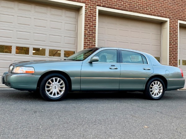 Used-2006-Lincoln-Town-Car-Signature