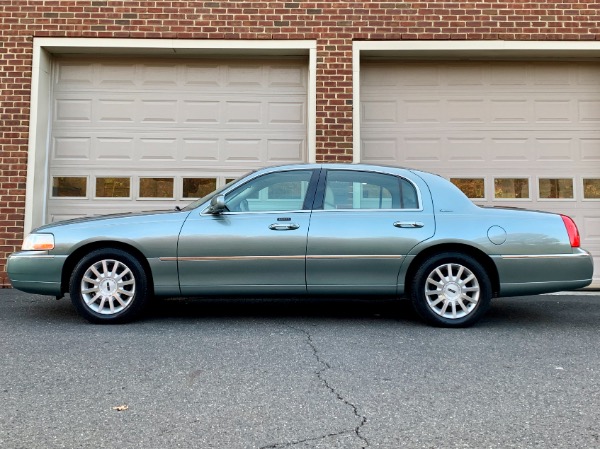 Used-2006-Lincoln-Town-Car-Signature