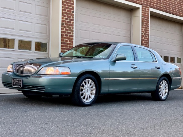 Used-2006-Lincoln-Town-Car-Signature