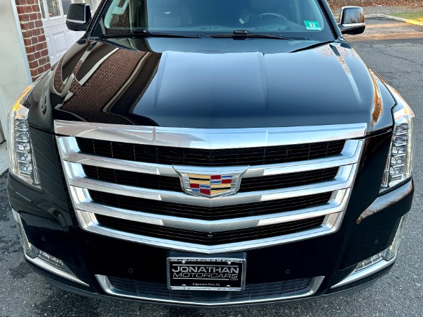 Used-2018-Cadillac-Escalade-ESV-Premium-Luxury