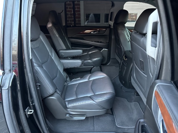 Used-2018-Cadillac-Escalade-ESV-Premium-Luxury