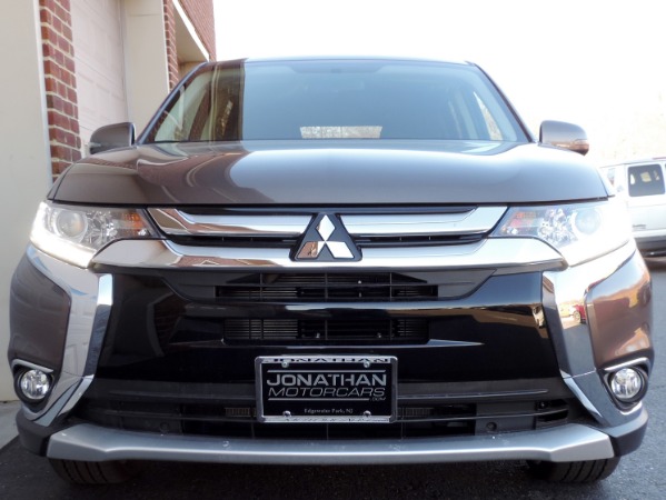 Used-2017-Mitsubishi-Outlander-SE