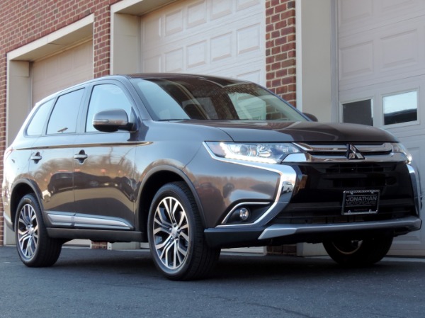 Used-2017-Mitsubishi-Outlander-SE