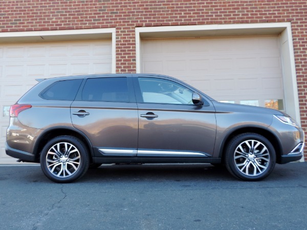 Used-2017-Mitsubishi-Outlander-SE