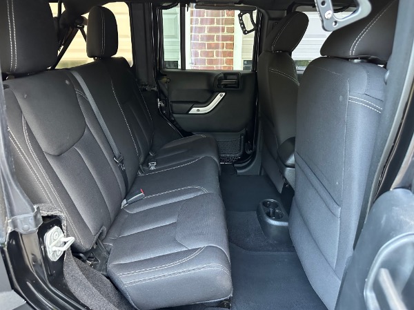 Used-2016-Jeep-Wrangler-Unlimited-Rubicon