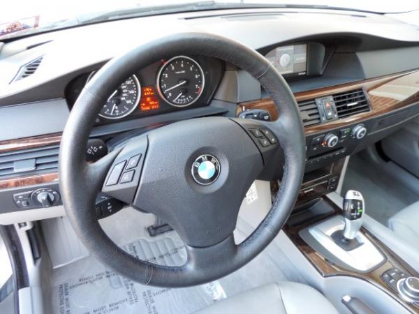 Used-2010-BMW-5-Series-528i---Heated-Leather---Sunroof---Serviced