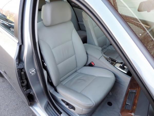 Used-2010-BMW-5-Series-528i---Heated-Leather---Sunroof---Serviced