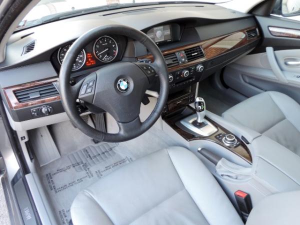 Used-2010-BMW-5-Series-528i---Heated-Leather---Sunroof---Serviced