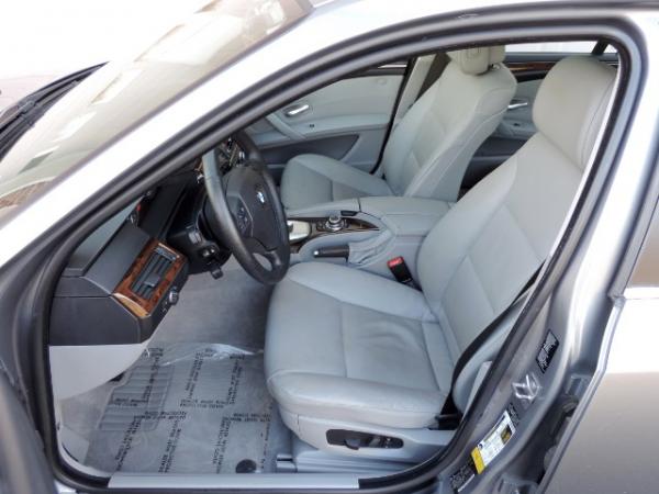 Used-2010-BMW-5-Series-528i---Heated-Leather---Sunroof---Serviced