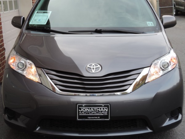 Used-2015-Toyota-Sienna-LE