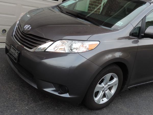 Used-2015-Toyota-Sienna-LE