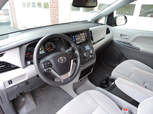 Used-2015-Toyota-Sienna-LE