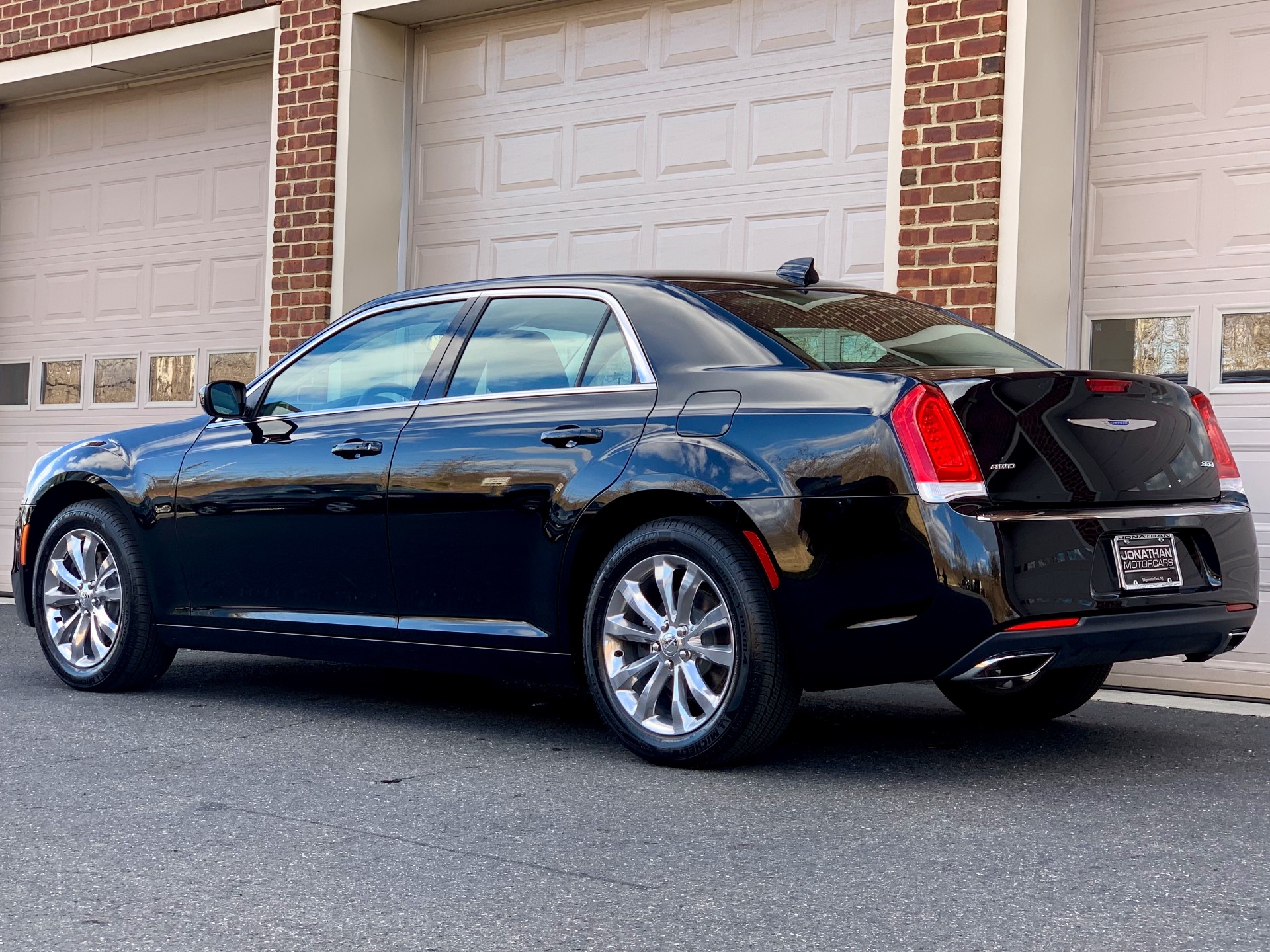 2025 Chrysler 300 Touring L