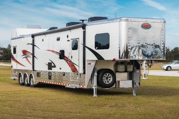 New-2019-Sundowner-Kings-Quarters-6-465-Toy-Hauler