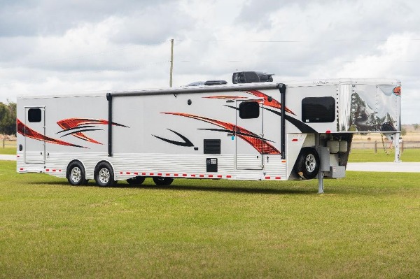 New-2019-Sundowner-2286GM-425-Toy-Hauler