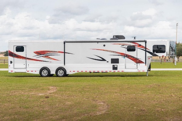 New-2019-Sundowner-2286GM-425-Toy-Hauler