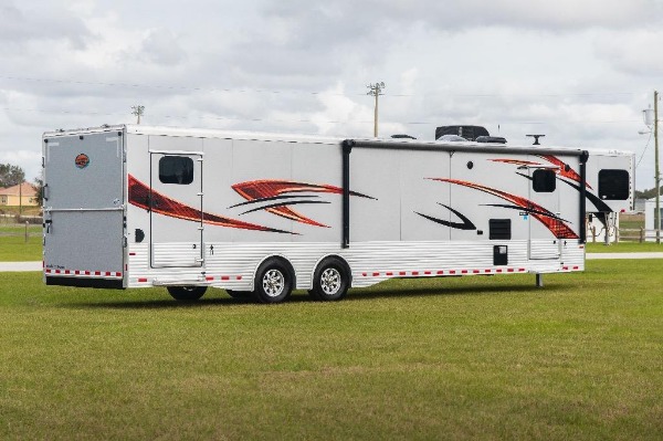 New-2019-Sundowner-2286GM-425-Toy-Hauler