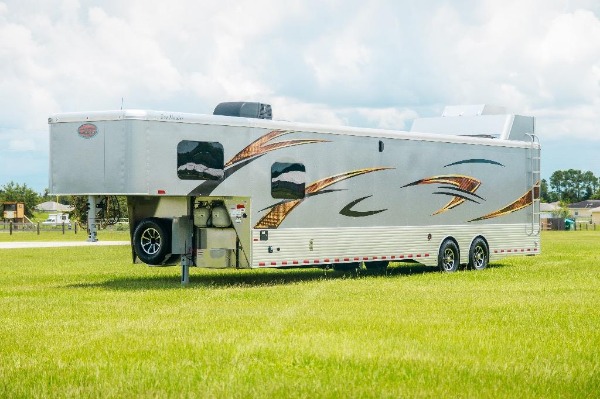 New-2019-Sundowner-1786GM-42-Toy-Hauler