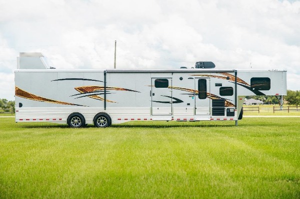 New-2019-Sundowner-1786GM-42-Toy-Hauler