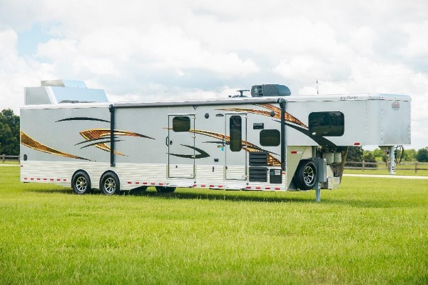 New-2019-Sundowner-1786GM-42-Toy-Hauler