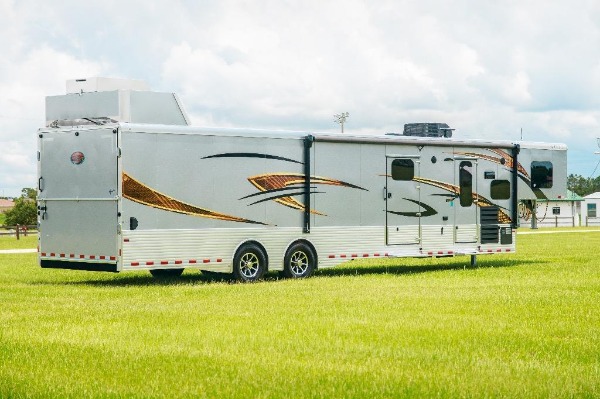 New-2019-Sundowner-1786GM-42-Toy-Hauler