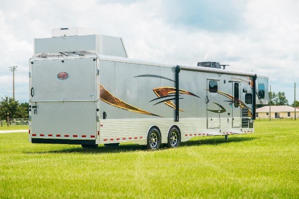 New-2019-Sundowner-1786GM-42-Toy-Hauler