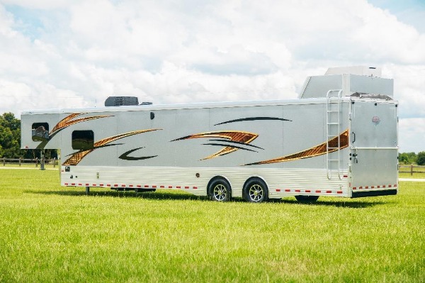 New-2019-Sundowner-1786GM-42-Toy-Hauler