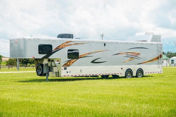 New-2019-Sundowner-1786GM-42-Toy-Hauler