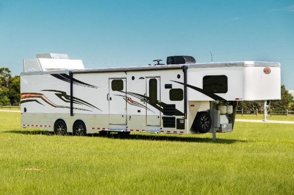 New-2019-Sundowner-1786GM-40-Toy-Hauler