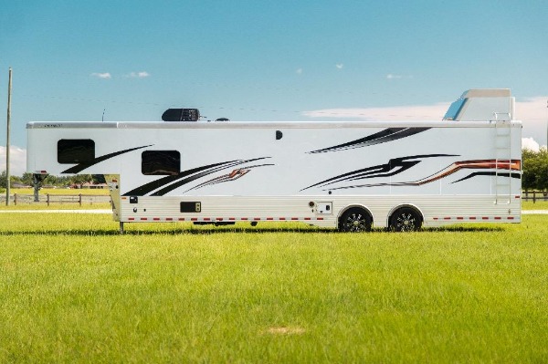 New-2019-Sundowner-1786GM-40-Toy-Hauler