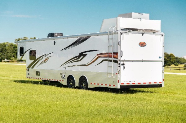 New-2019-Sundowner-1786GM-40-Toy-Hauler