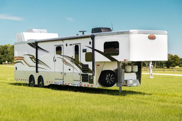 New-2019-Sundowner-1786GM-40-Toy-Hauler