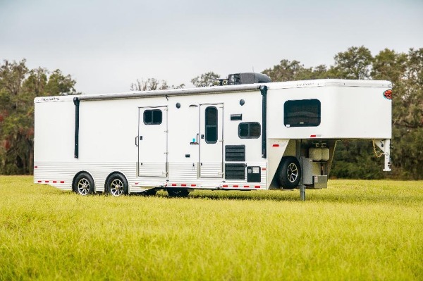 New-2019-Sundowner-1786GM-34-Toy-Hauler