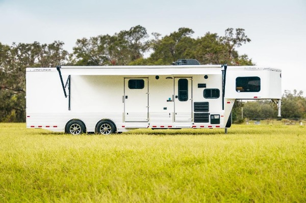 New-2019-Sundowner-1786GM-34-Toy-Hauler